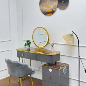 Bàn Trang Điểm Hiện Đại Mặt Kính Màu Nâu Khói – Sang Trọng & Tinh Tế